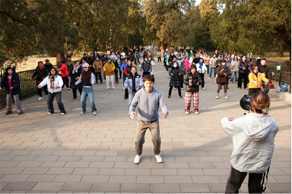 cf1e291788e04c14ba596ce39e492d7b~tplv-tt-origin-web_gif.jpg