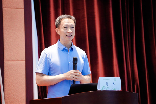 葛杰.jpg 葛杰.jpg