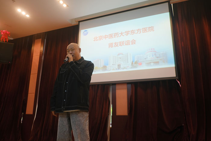 患者李嘉嘉唱歌.jpg 患者李嘉嘉唱歌.jpg
