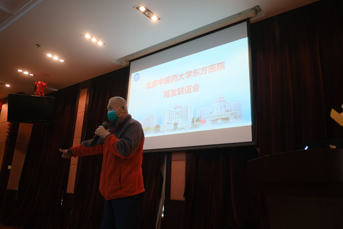 患者崔小洁讲话.jpg 患者崔小洁讲话.jpg