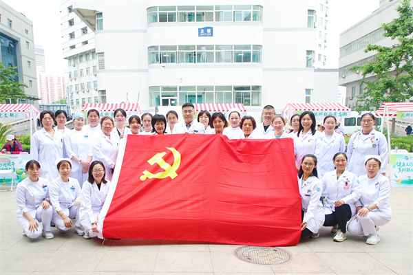 大合影.jpg 大合影.jpg