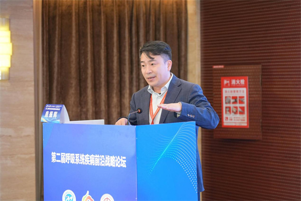 鹿振辉.jpg
