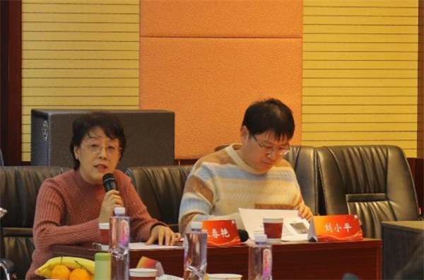 主持人-张春艳主任医师、刘小平副主任医师.jpg