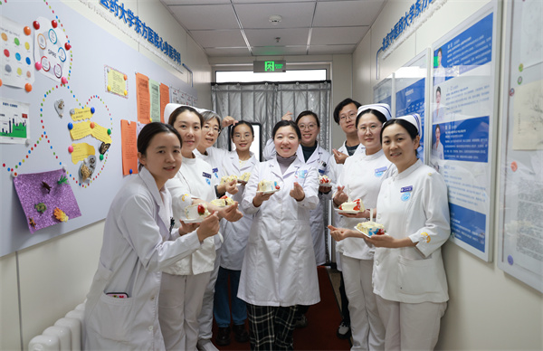 心身医学科2周年.JPG